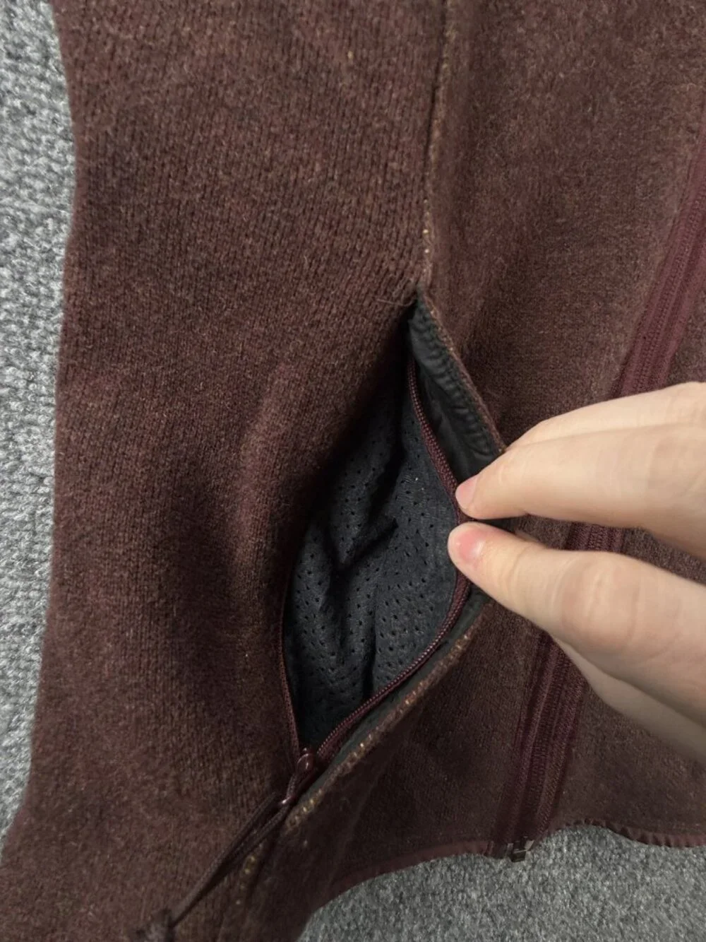 VTG Arc’teryx Regent Cardigan 2006 Large Raspberry Italian Wool Blend Red Brown